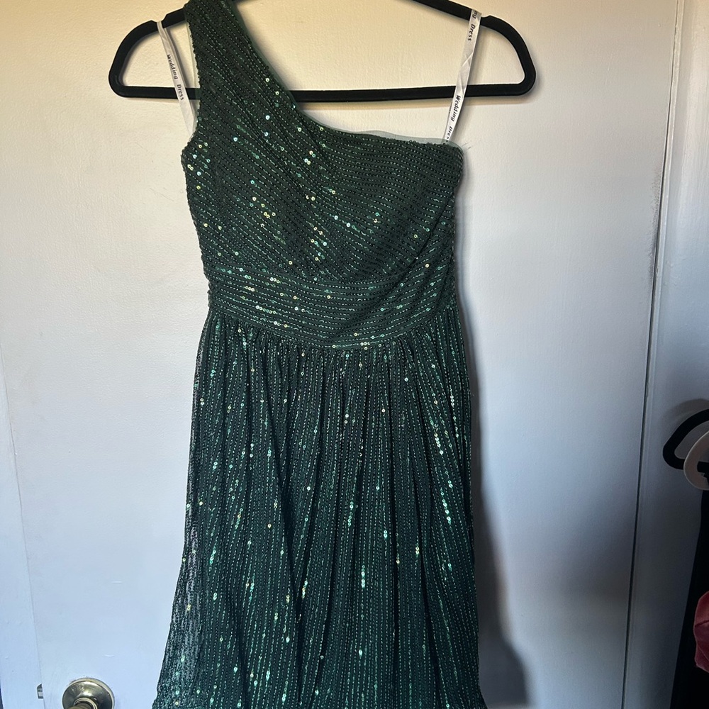 Emerald Green One-Shoulder Mini Dress